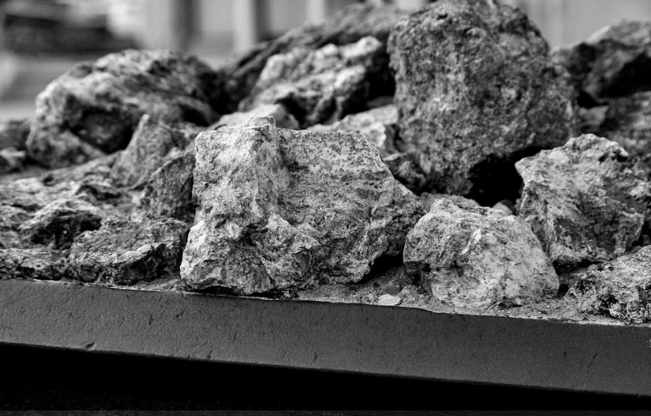 Minério e caracterização de resíduos de rochas