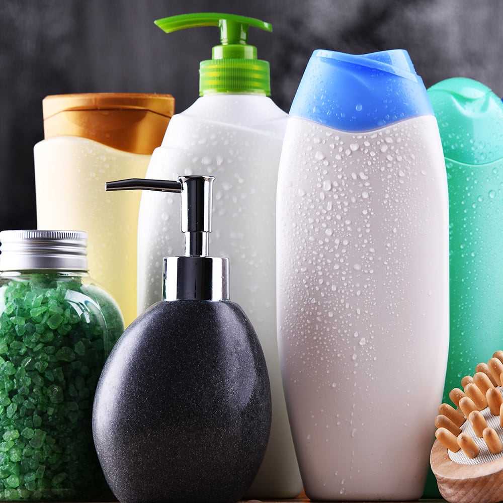 Kosmetik | Produkte | Flaschen mit Lotion, Shampoo und Seifen