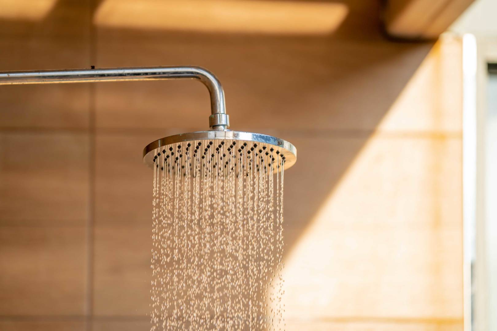 Tekoucí sprcha